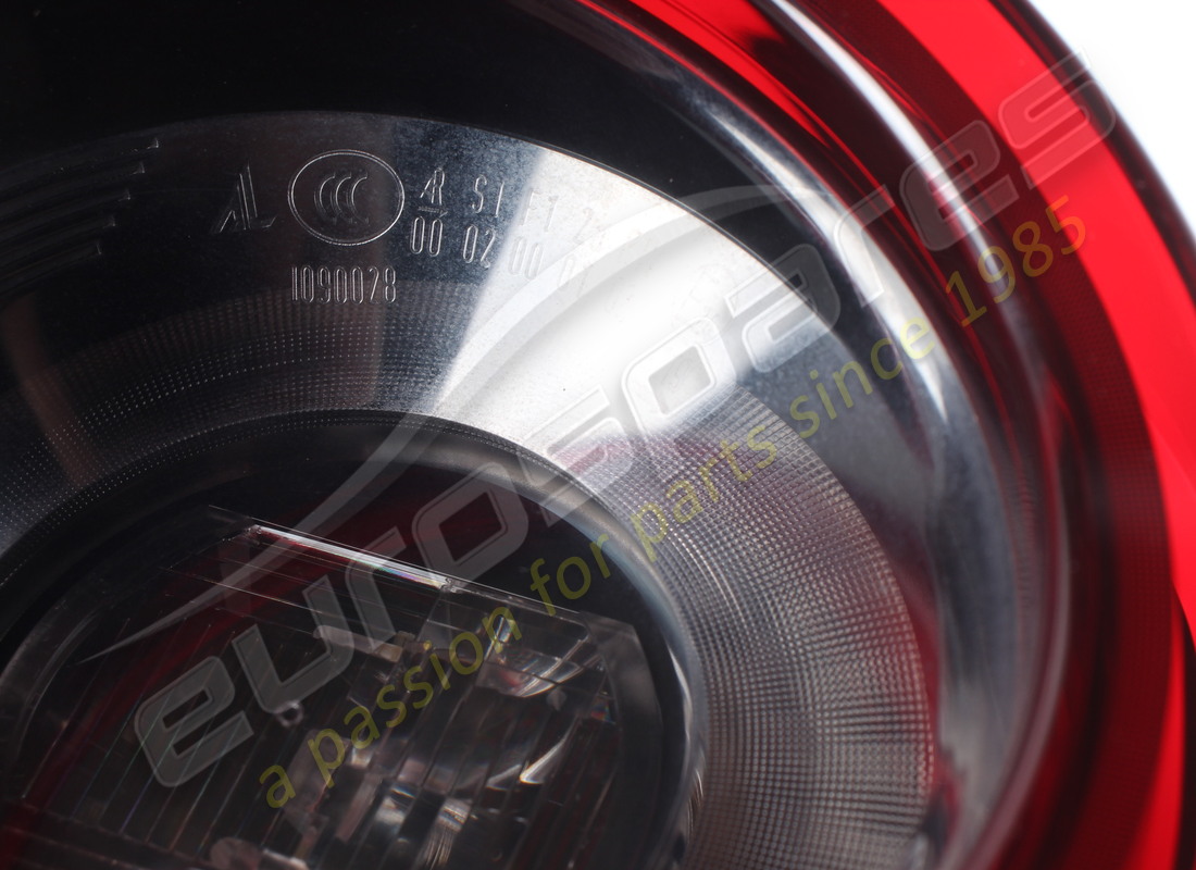 fanale posteriore esterno destro usato ferrari. numero parte 317207 (5)