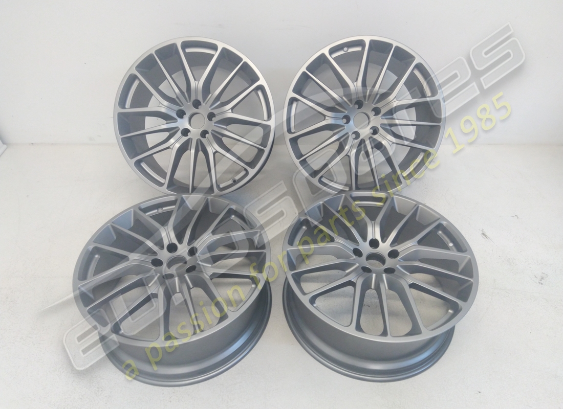 SET DI RUOTE VESUVIO DA Eurospares Maserati RICONDIZIONATE (21 POLLICI). NUMERO PARTE EAP1384191 (1)