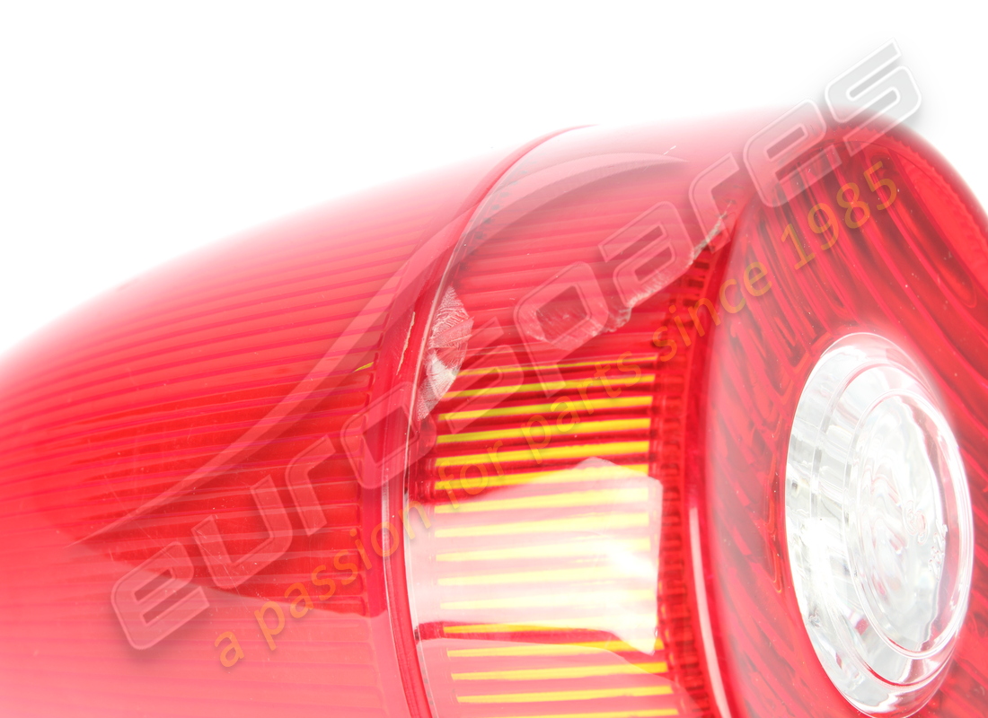 fanale posteriore interno sinistro ferrari danneggiato. numero parte 185669 (3)