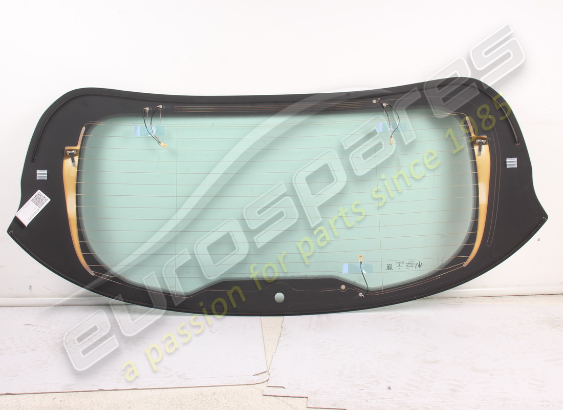 nuovo maserati vetro del lunotto posteriore. numero parte 673013373 (2)