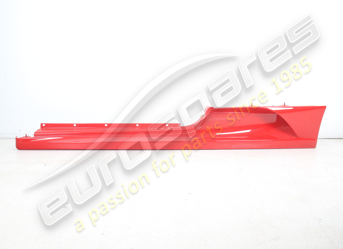 NUOVO (ALTRO) Ferrari RIVESTIMENTO SOTTOPORTA SX . NUMERO PARTE 80842800 (1)