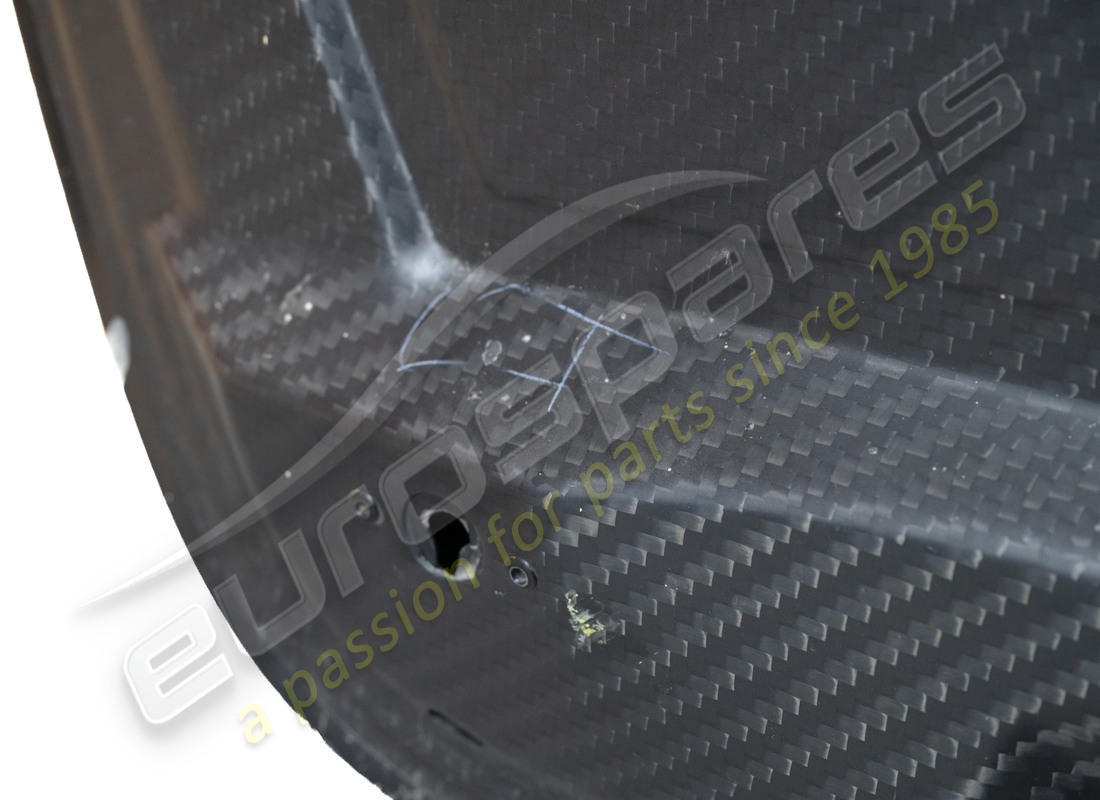 COFANO ANTERIORE IN CARBONIO USATO MASERATI. NUMERO PARTE 980145491 (8) cofano anteriore in carbonio usato maserati. numero parte 980145491 (8)