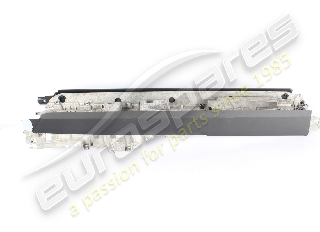 SUPPORTO BASE DANNEGGIATO Porsche NERO . NUMERO PARTE 992861831E5Q0 (1)