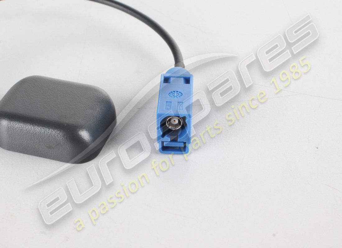 nuova antenna gps ferrari. codice articolo 278513 (2)