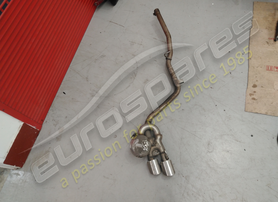 SILENZIATORE POSTERIORE SINISTRO Maserati DANNEGGIATO . NUMERO PARTE 670006946 (1)