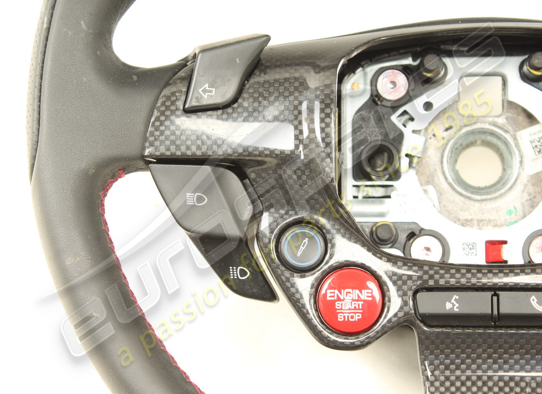 usato ferrari volante completo f142mfl carb+led. numero parte 860622 (2)