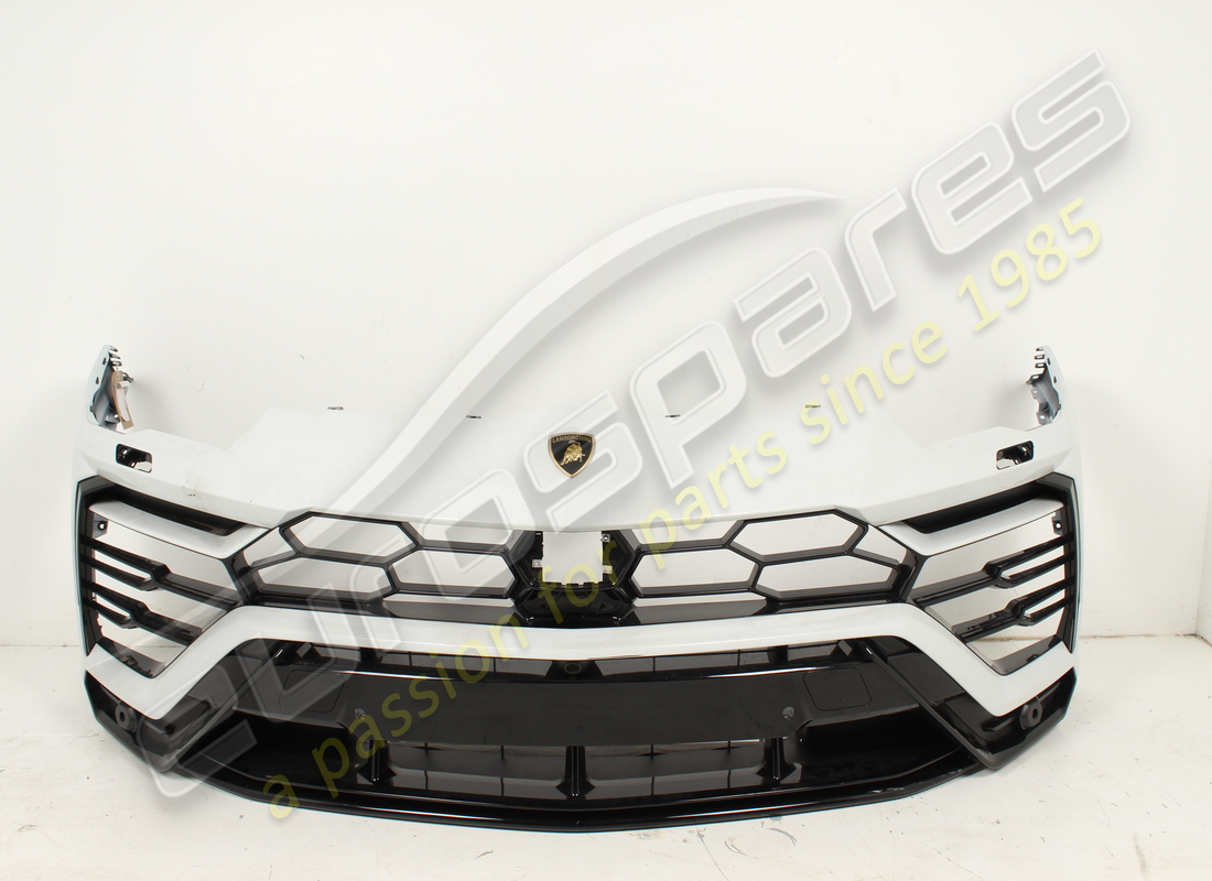 PARAURTI ANTERIORE COMPLETO Lamborghini USATO. NUMERO PARTE EAP1425706 (1)