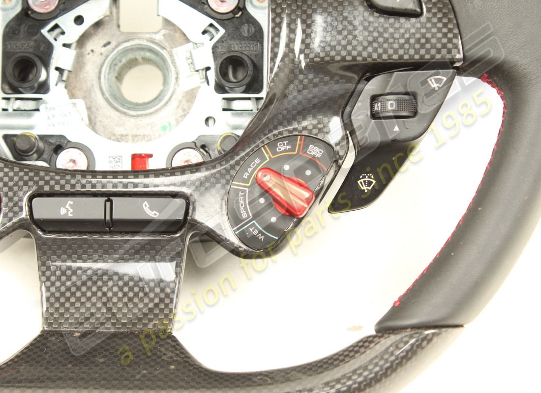 usato ferrari volante completo f142mfl carb+led. numero parte 860622 (3)