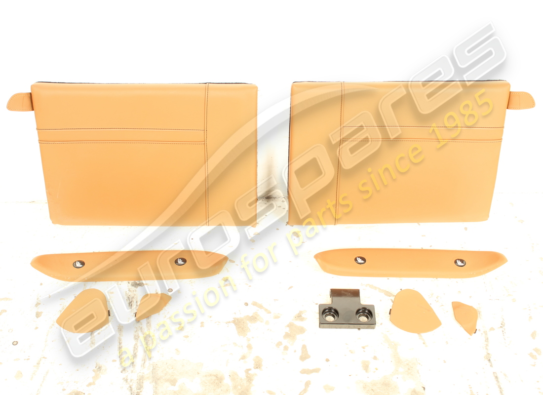 set completo di sedili anteriori e posteriori usato eurospares (pelle cuoio con cuciture nere). numero parte eap1566195 (20)