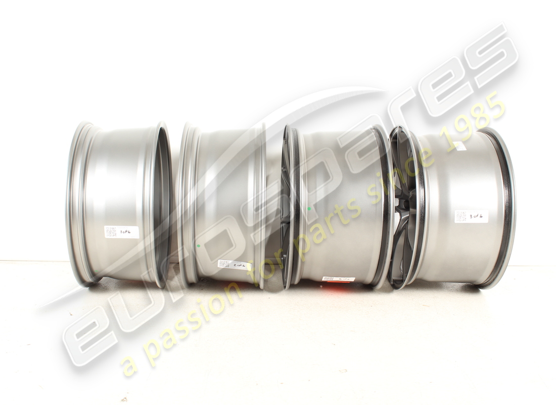 nuovo set di cerchi ferrari multirazze grigio 488. numero parte 70003878 (2)