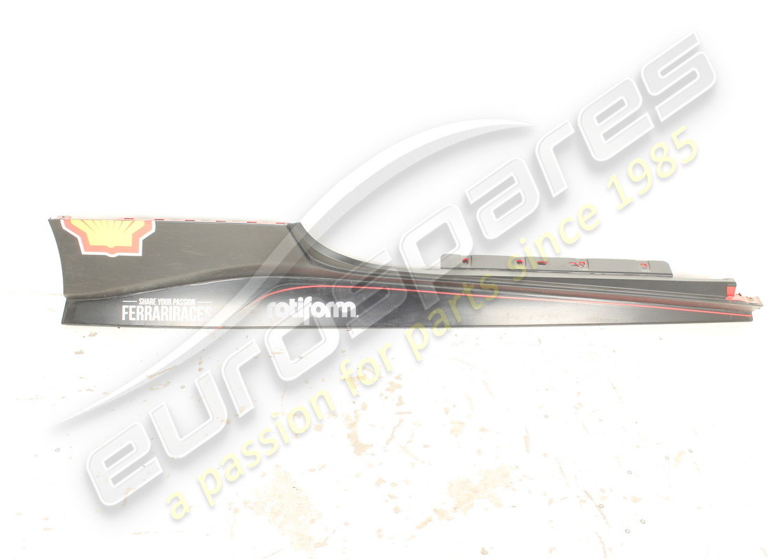 USATO Ferrari RIVESTIMENTO SOTTOPORTA DESTRO COMPLETO. NUMERO PARTE 88540610 (1)