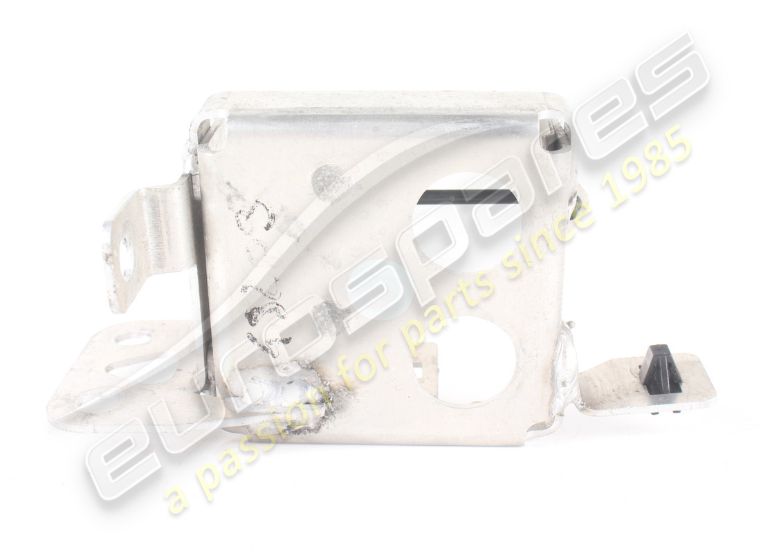 STAFFA DI MONTAGGIO VALVOLA TGK USATA FERRARI. NUMERO PARTE 84066200 (5) staffa di montaggio valvola tgk usata ferrari. numero parte 84066200 (5)