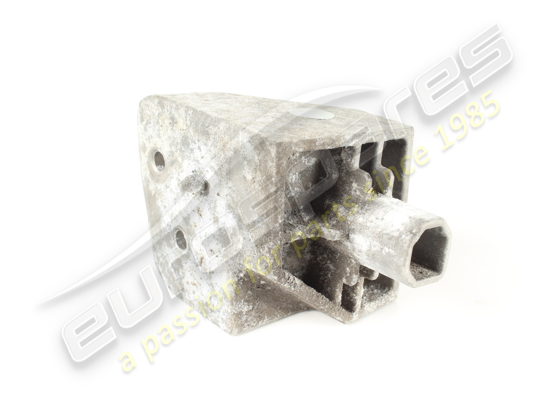 usato maserati staffa completa sup.dx.supp. radia. numero parte 670001324 (2)