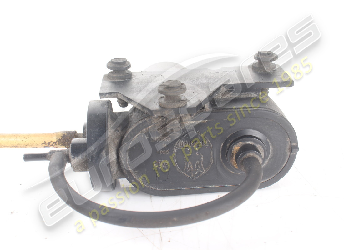POMPA PER VUOTO USATA MASERATI. NUMERO PARTE 325520172 (4) pompa per vuoto usata maserati. numero parte 325520172 (4)