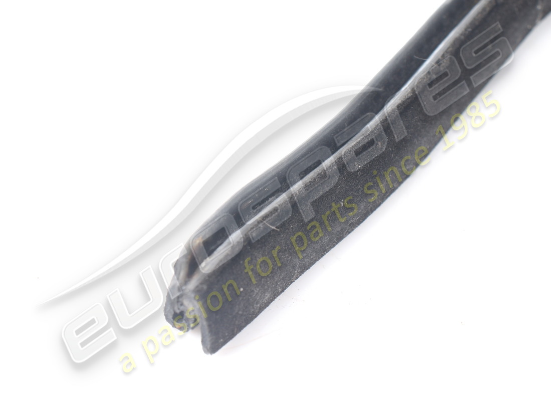 GUARNIZIONE MASERATI USATA. NUMERO PARTE 387700352 (2) guarnizione maserati usata. numero parte 387700352 (2)