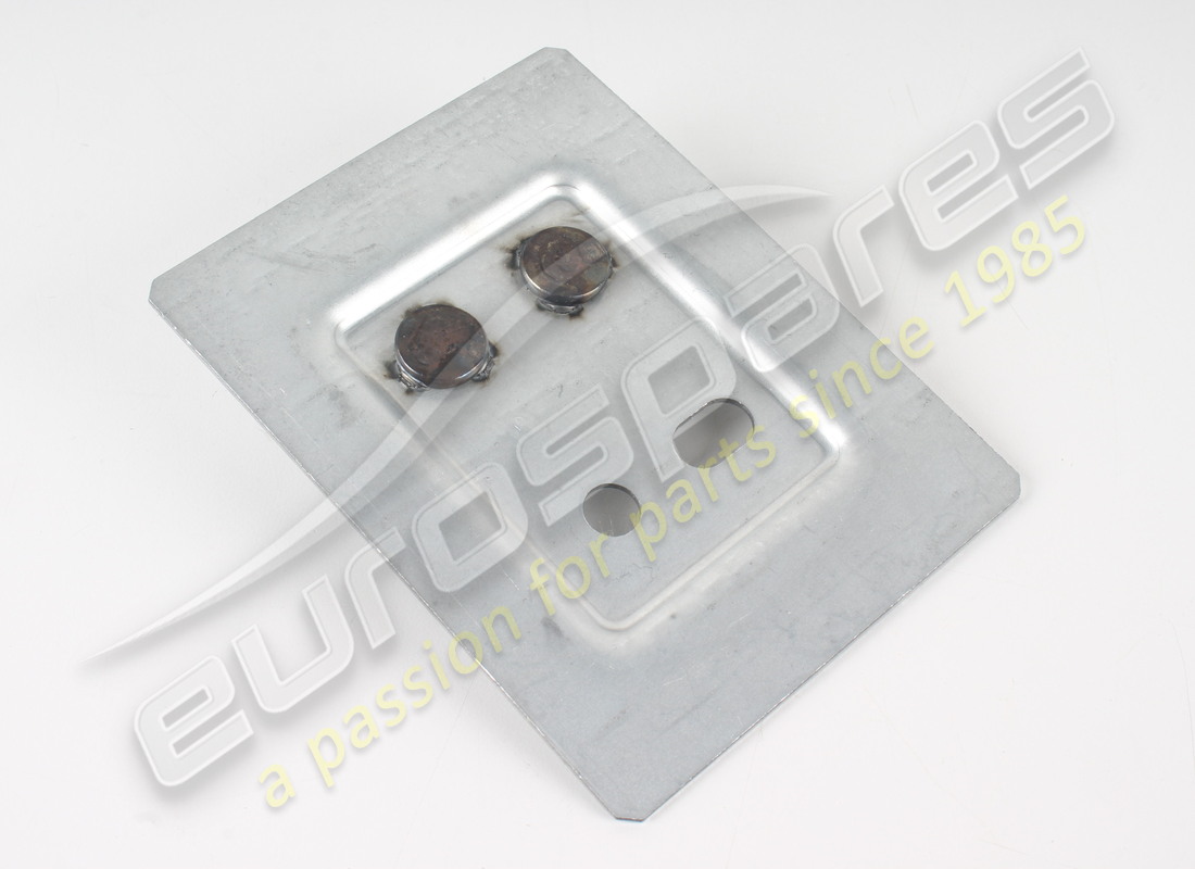 nuova maserati piastra sx. numero parte 670003900 (2)