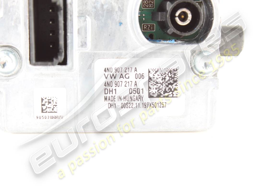 fotocamera usata lamborghini. numero parte 4n0907217a (3)