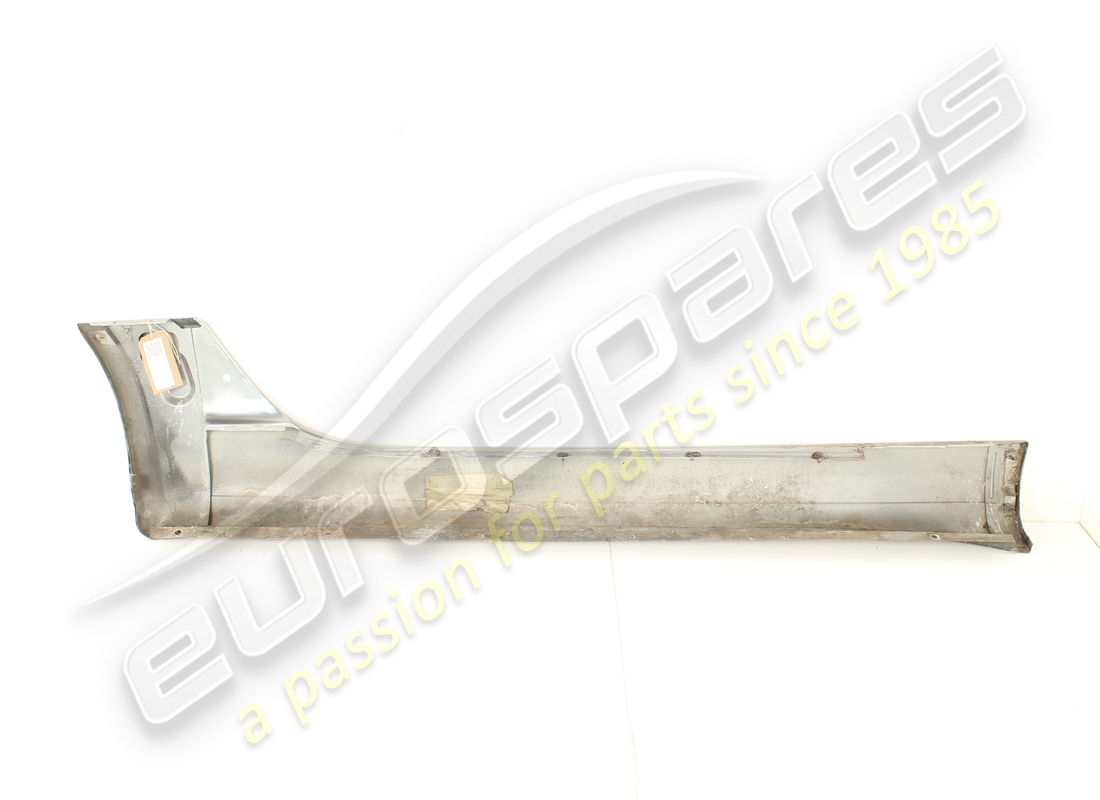 pannello di copertura soglia dx usato ferrari. numero parte 65558800 (2)