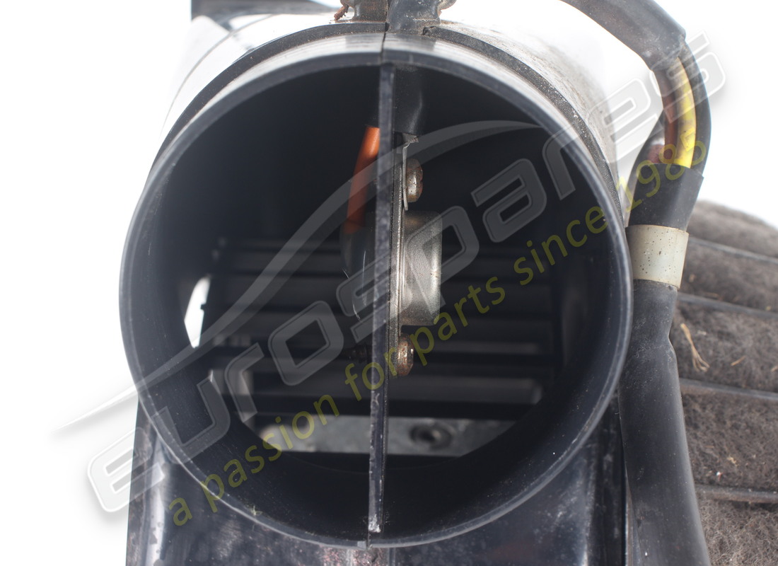 USED FERRARI LH ELECTRIC FAN FROM CH NO 76081. PART NUMBER 62438800 (5) used ferrari lh electric fan from ch no 76081. part number 62438800 (5)