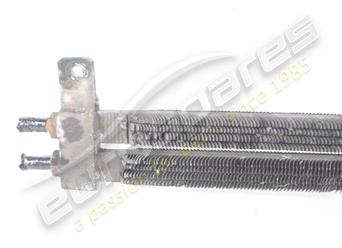 RADIATORE DELL'OLIO USATO MASERATI RHD. NUMERO PARTE 367817618 (5) radiatore dell'olio usato maserati rhd. numero parte 367817618 (5)