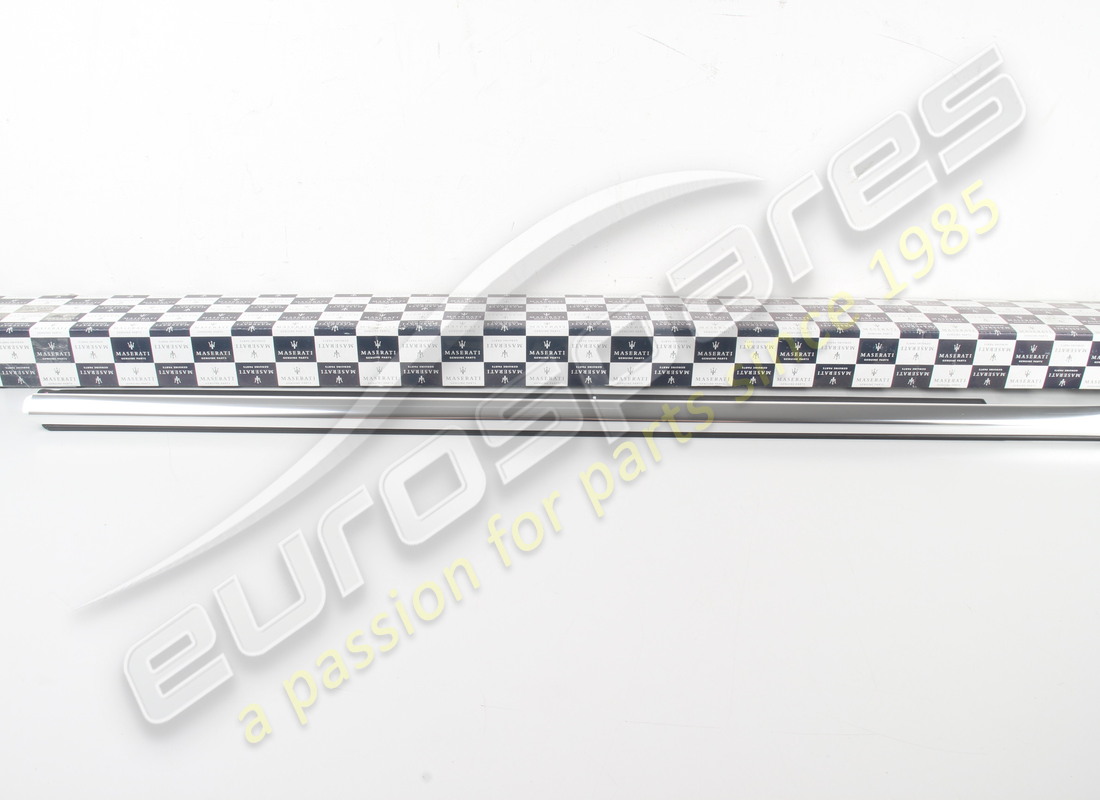nuovo maserati rottame di vetro esterno anteriore destro. numero parte 670009856 (4)