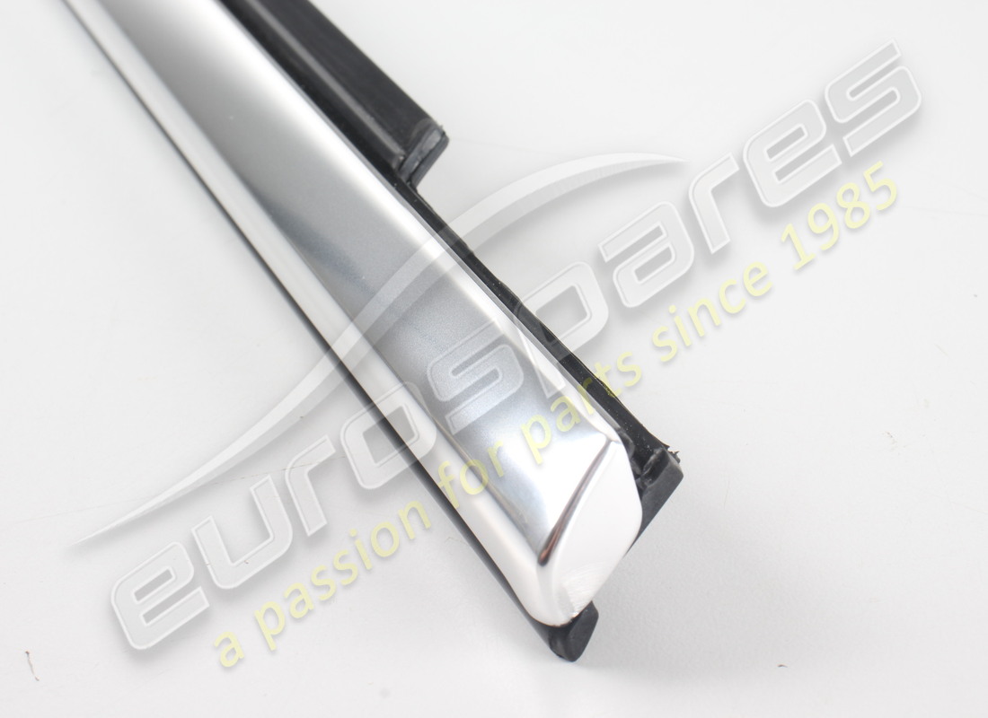 nuovo maserati rottame di vetro esterno anteriore destro. numero parte 670009856 (2)