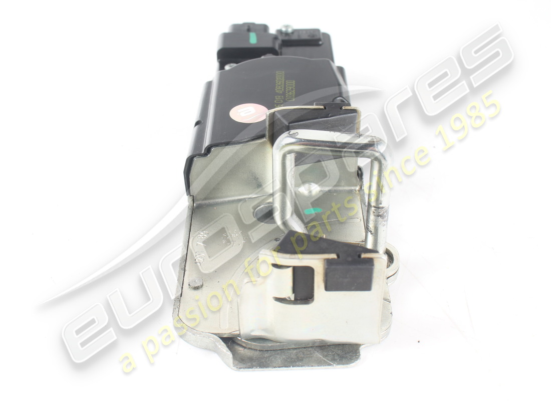 USATO FERRARI RISCONTRO SERRATURA. NUMERO PARTE 83629000 (2) usato ferrari riscontro serratura. numero parte 83629000 (2)