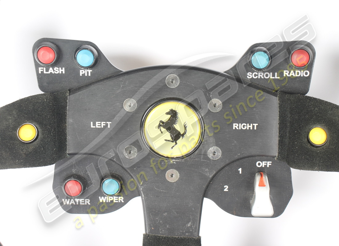 volante completo ferrari usato. numero parte 272167 (2)