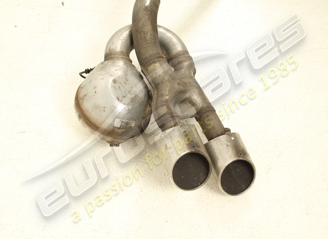 maserati silenziatore posteriore destro usato. numero parte 670006945 (2)