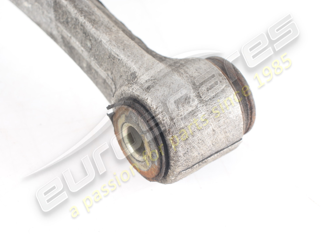 USATO MASERATI BRACCIO SUPERIORE DELLA SOSPENSIONE ANTERIORE. NUMERO PARTE 386600027 (5) usato maserati braccio superiore della sospensione anteriore. numero parte 386600027 (5)