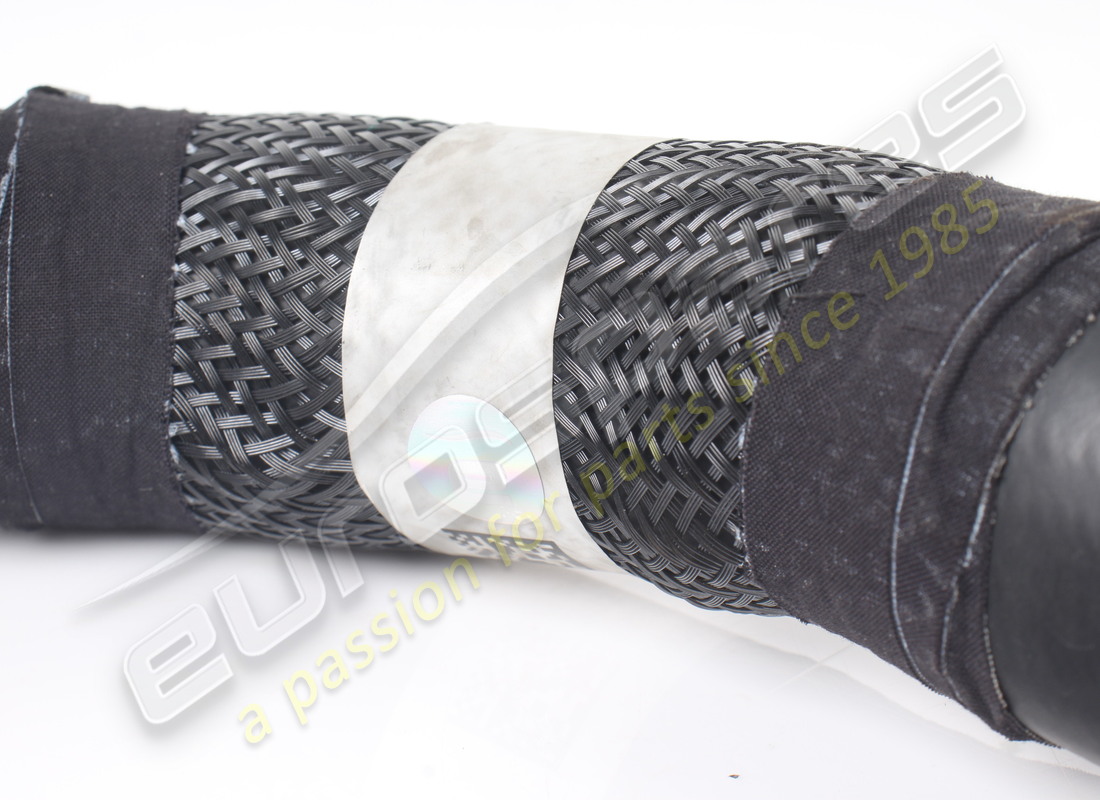 USATO FERRARI MANICOTTO DOPPIO DIAMETRO DX. NUMERO PARTE 983355 (3) usato ferrari manicotto doppio diametro dx. numero parte 983355 (3)