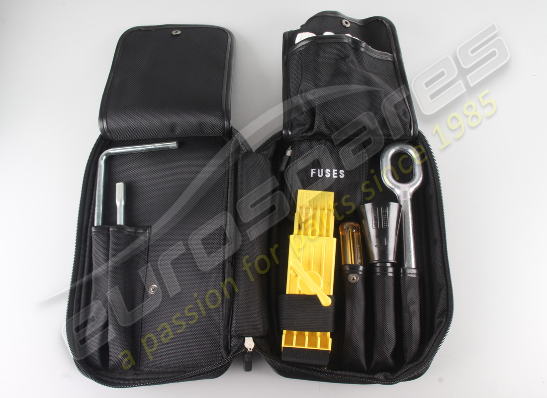 nuova ferrari borsa kit attrezzi completa. numero parte 827399 (5)
