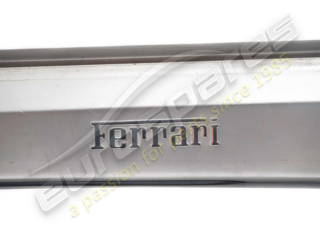 nuova ferrari pedana destra. numero parte 68146500 (2)