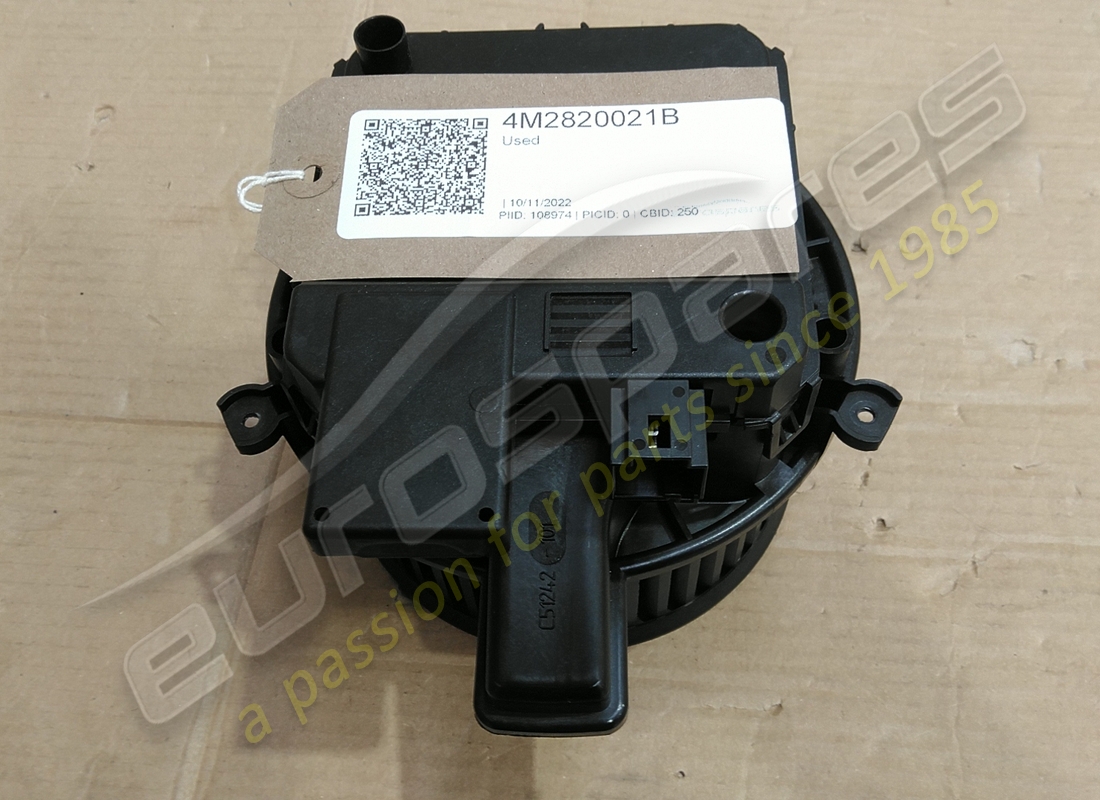 VENTOLA Lamborghini USATA. NUMERO PARTE 4M2820021B (1)