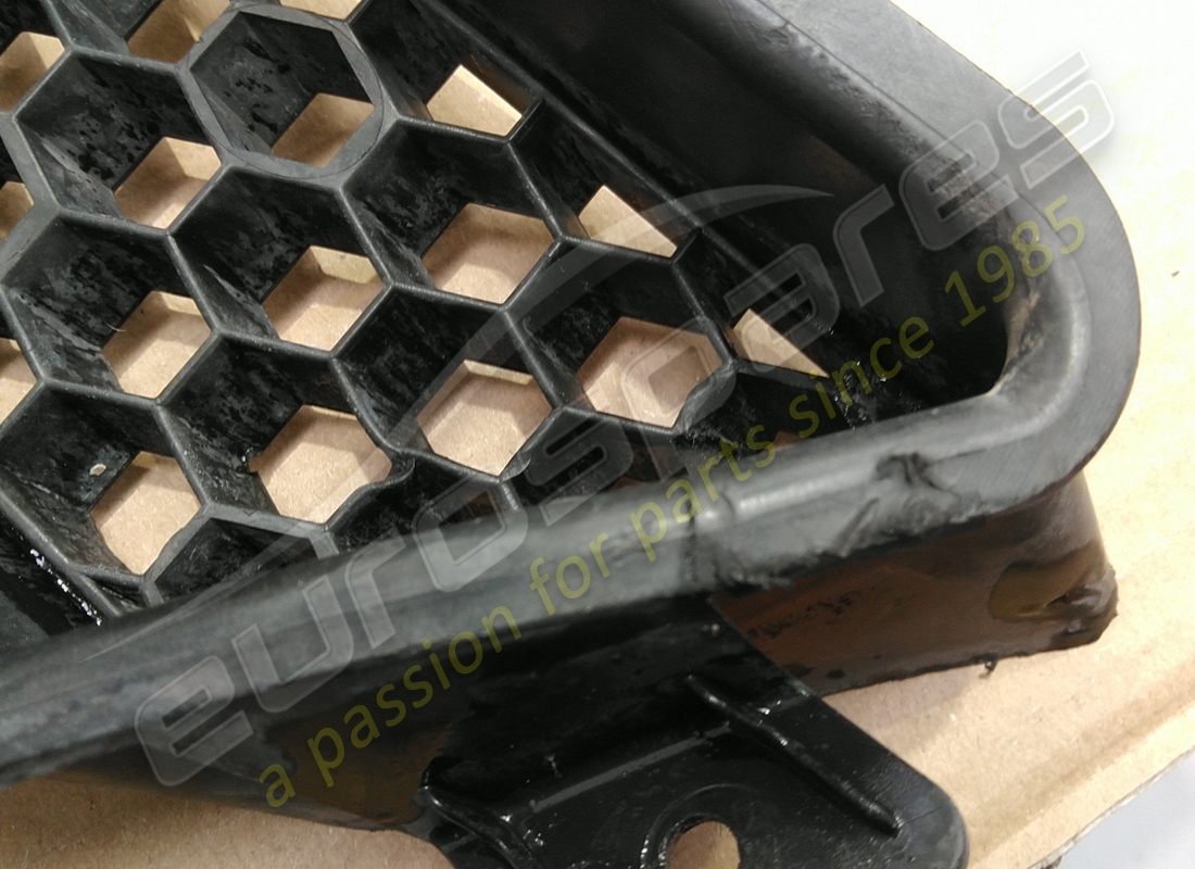 griglia dell'aria fresca lamborghini danneggiata. numero parte 400317116 (2)