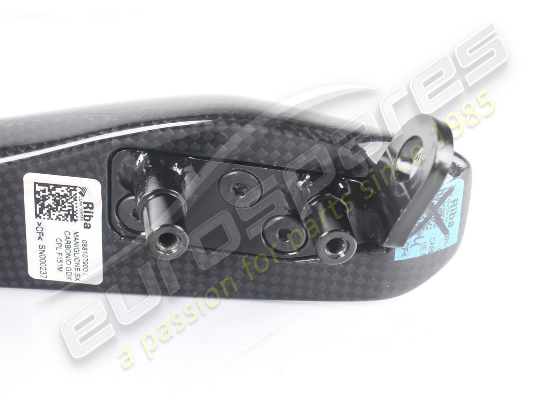 MANIGLIA SX COMPLETA FERRARI USATA. NUMERO PARTE 88107900 (5) maniglia sx completa ferrari usata. numero parte 88107900 (5)