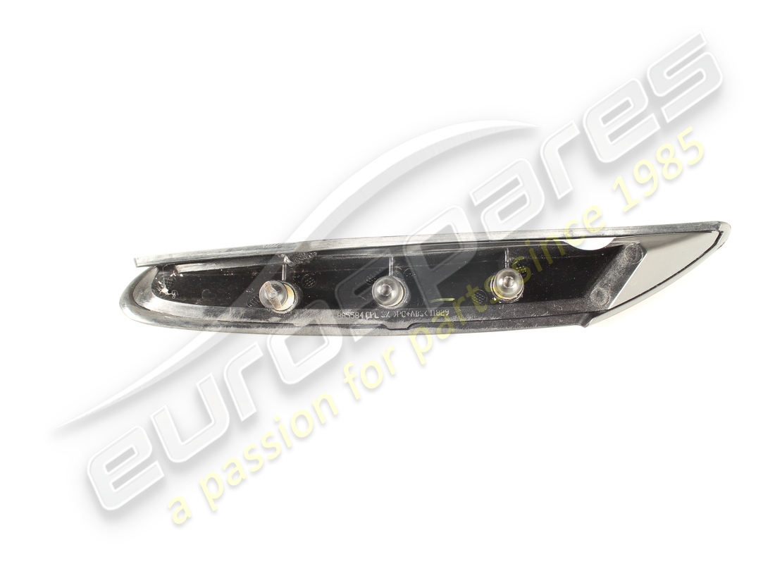 cornice completa del coperchio del faro anteriore sinistro usata ferrari. codice ricambio 885584 (2)
