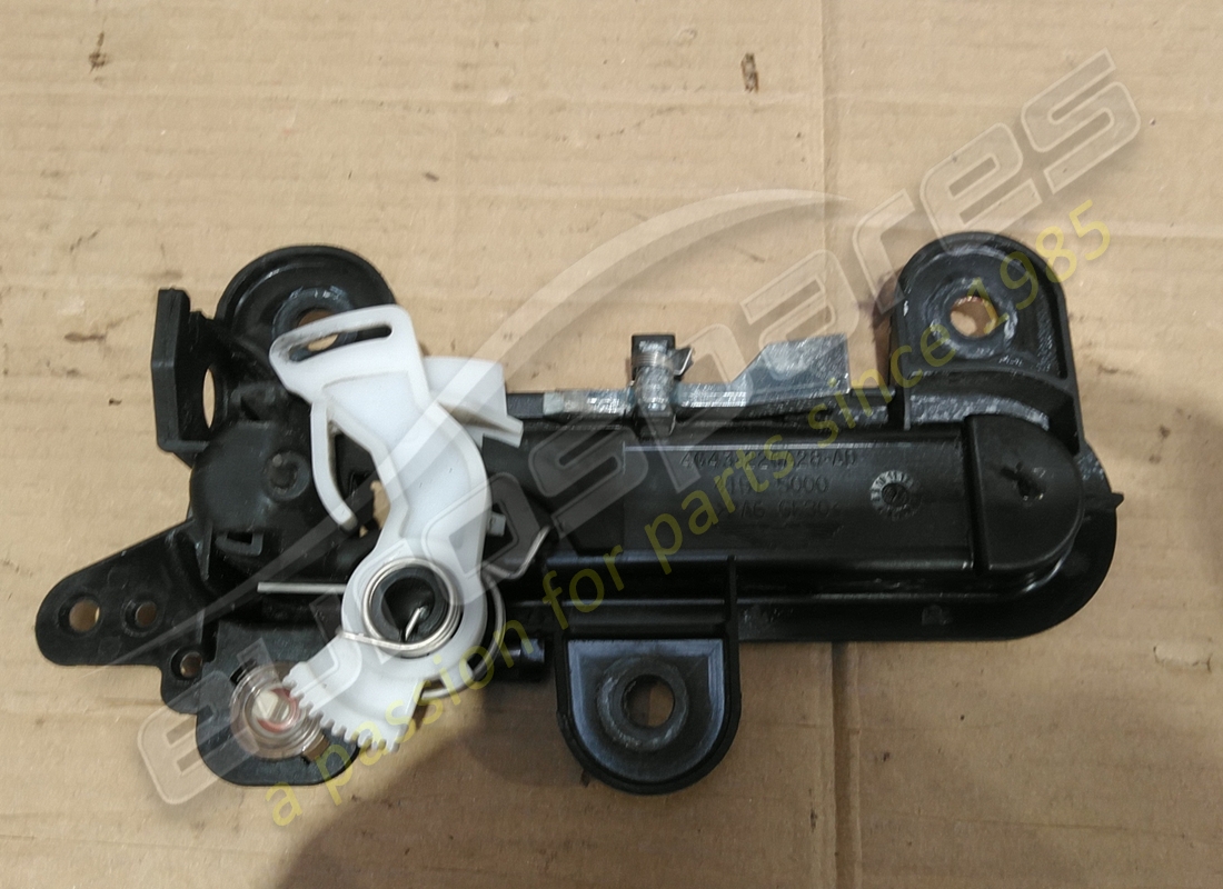 usata aston martin maniglia porta esterna anteriore. numero parte 4g43226a28ae (2)
