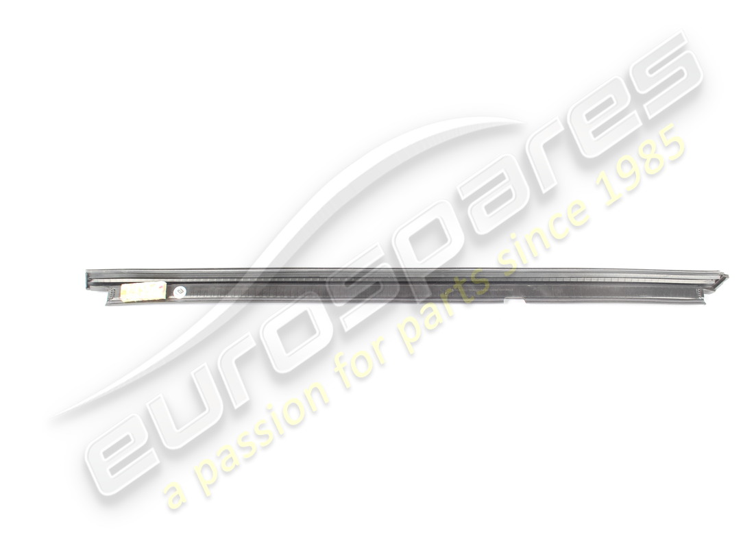 raschietto per vetro esterno anteriore destro usato maserati. numero parte 670308704 (2)