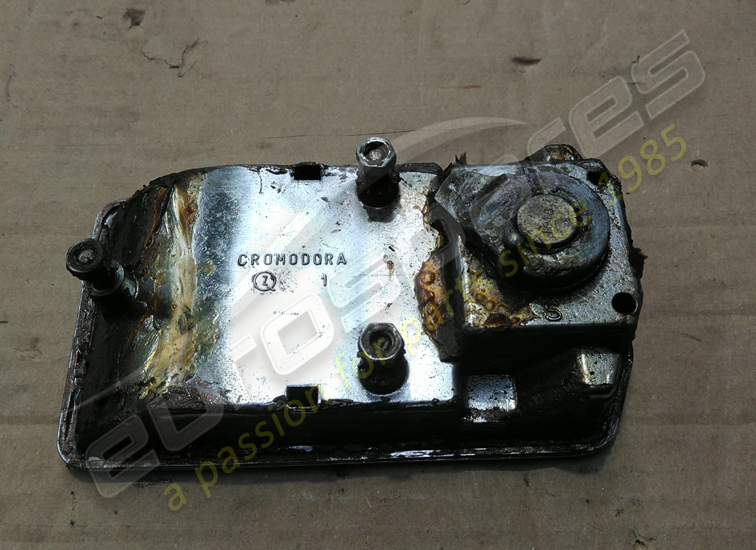 maniglia porta sx usata ferrari. numero parte 40062606 (2)