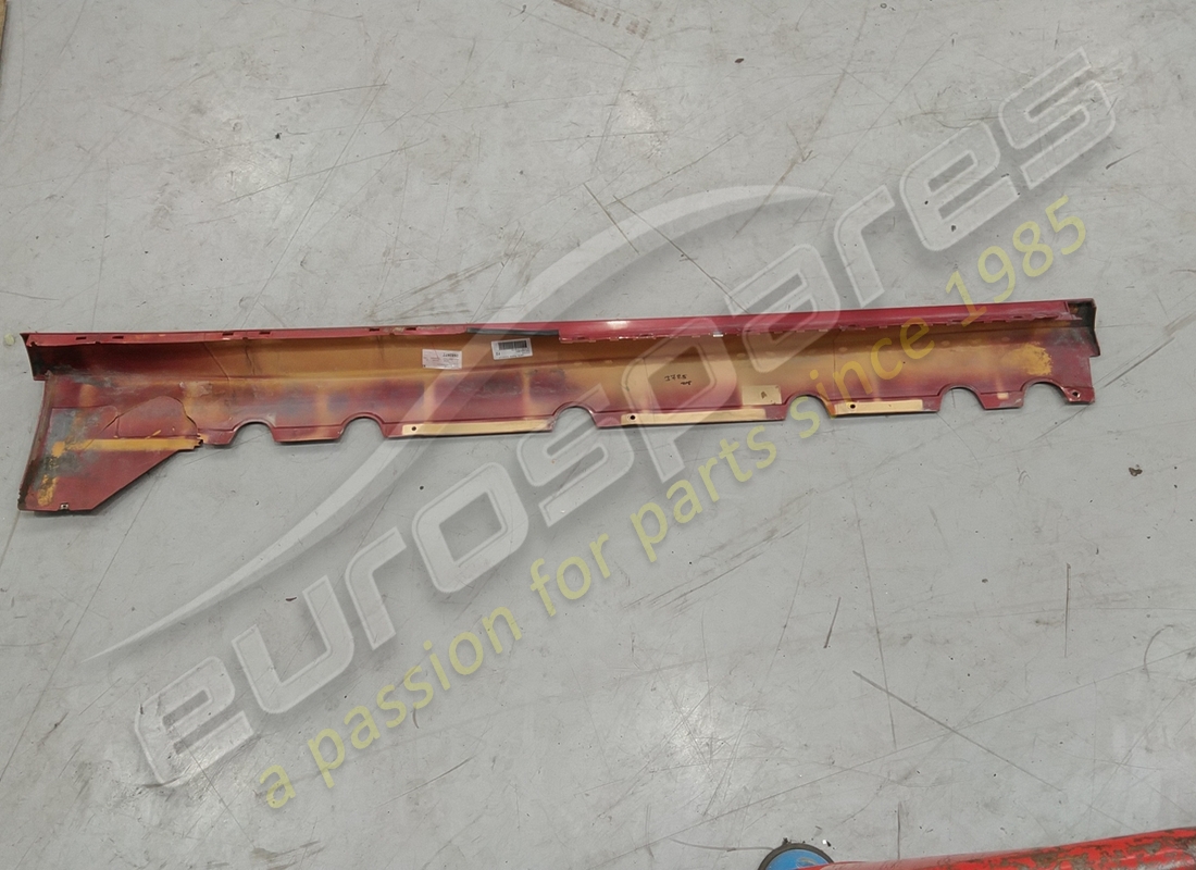 coperchio bilanciere lamborghini danneggiato, sinistro. numero parte 400853563 (1)