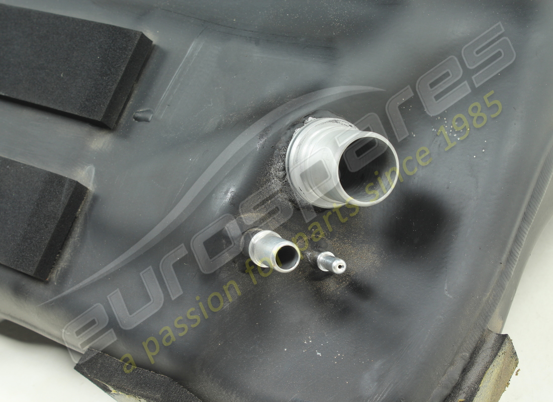 serbatoio carburante ferrari usato. numero parte 335838 (2)