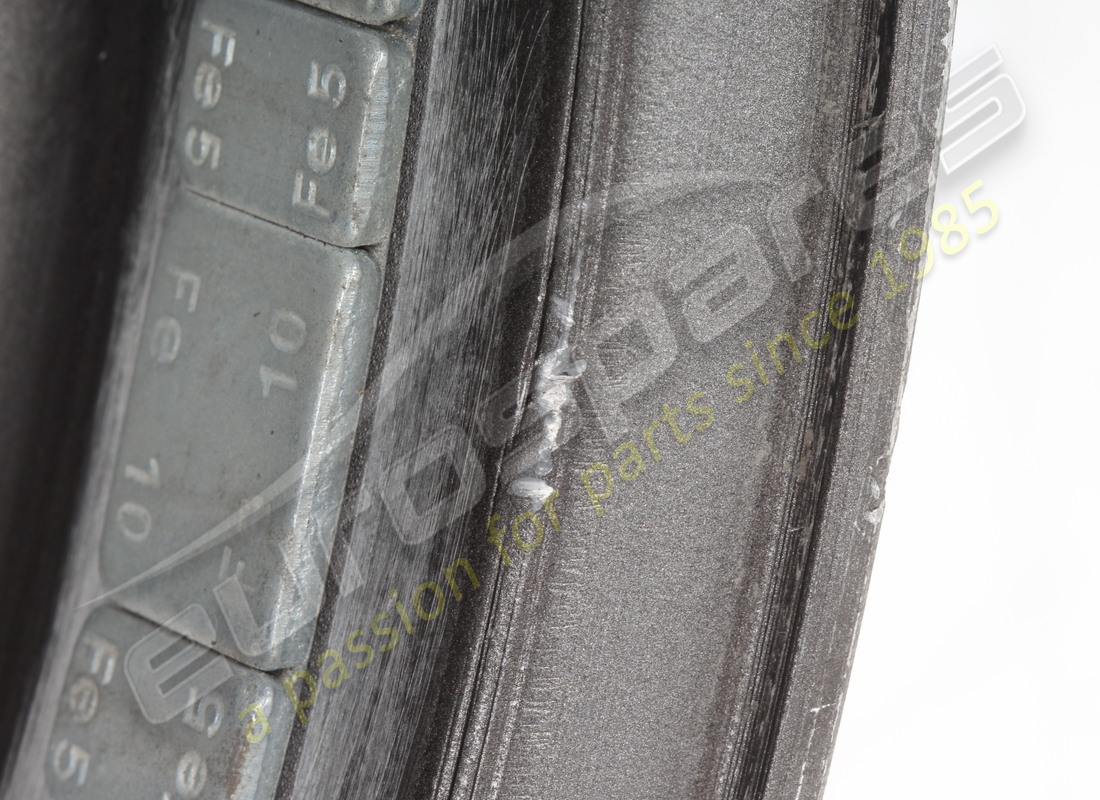 CERCHIO ANTERIORE FERRARI USATO. NUMERO PARTE 275585 (10) cerchio anteriore ferrari usato. numero parte 275585 (10)