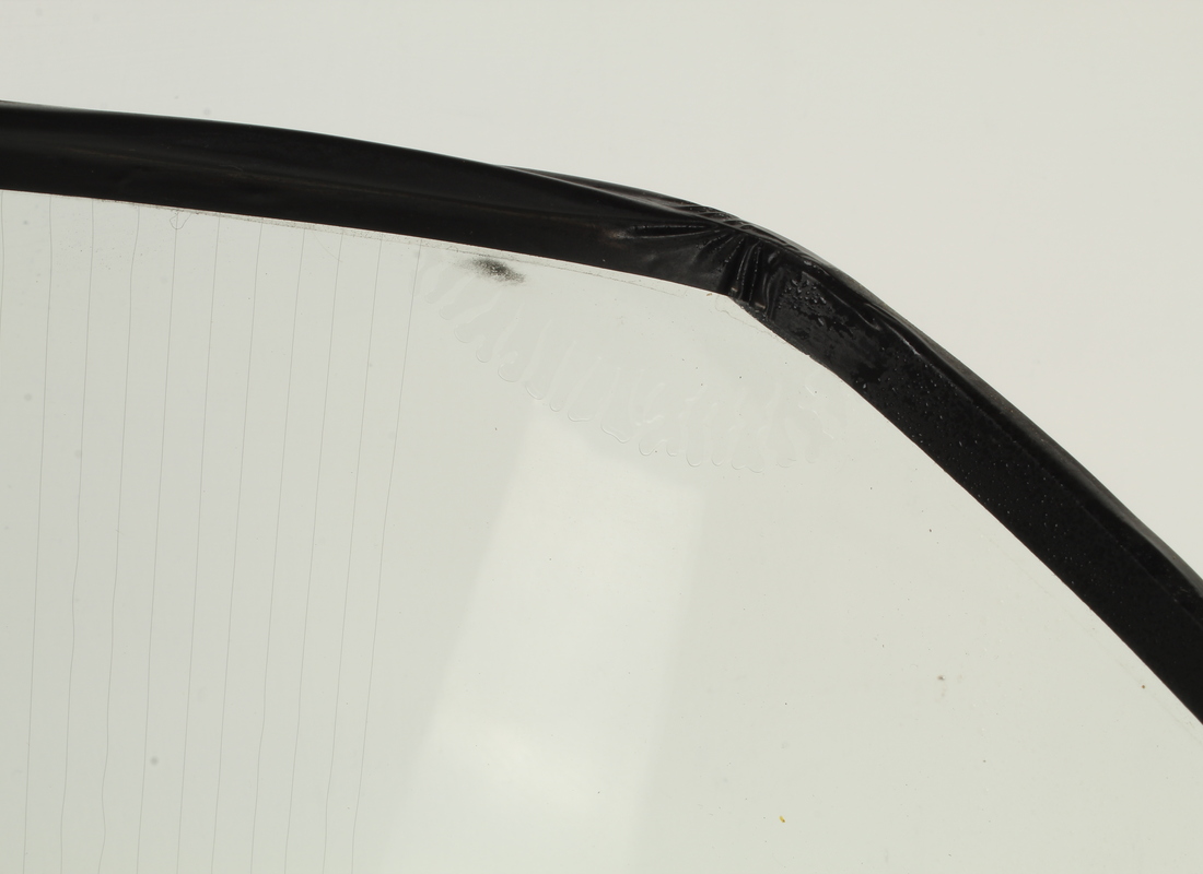 ferrari lunotto posteriore usato. numero parte 61896400 (4)