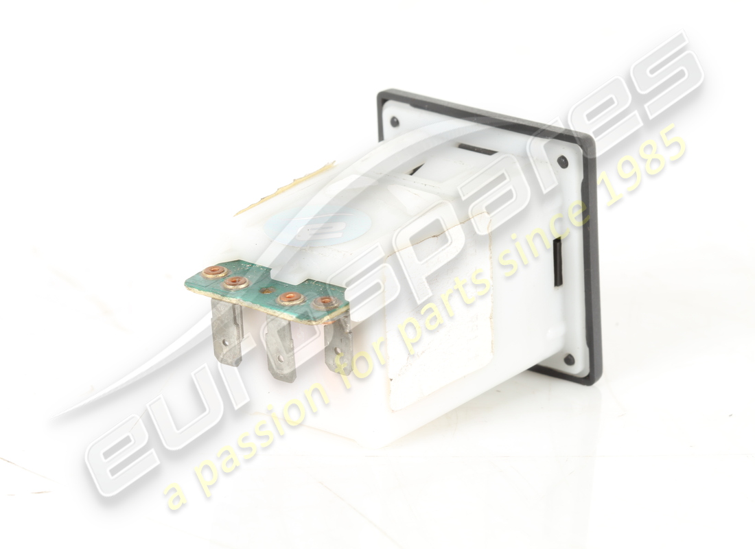 INTERRUTTORE FENDINEBBIA FERRARI USATO. NUMERO PARTE 121607 (2) interruttore fendinebbia ferrari usato. numero parte 121607 (2)