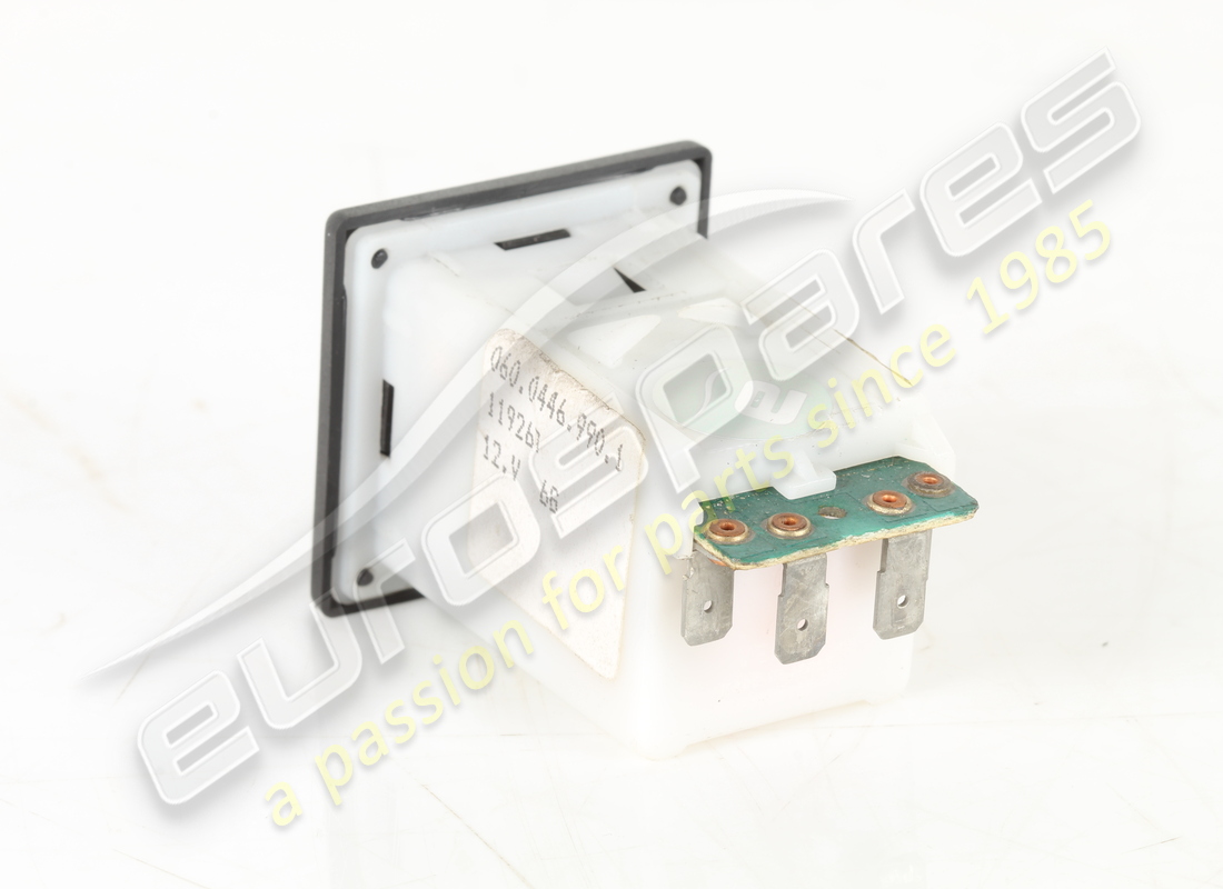 INTERRUTTORE FENDINEBBIA FERRARI USATO. NUMERO PARTE 121607 (3) interruttore fendinebbia ferrari usato. numero parte 121607 (3)