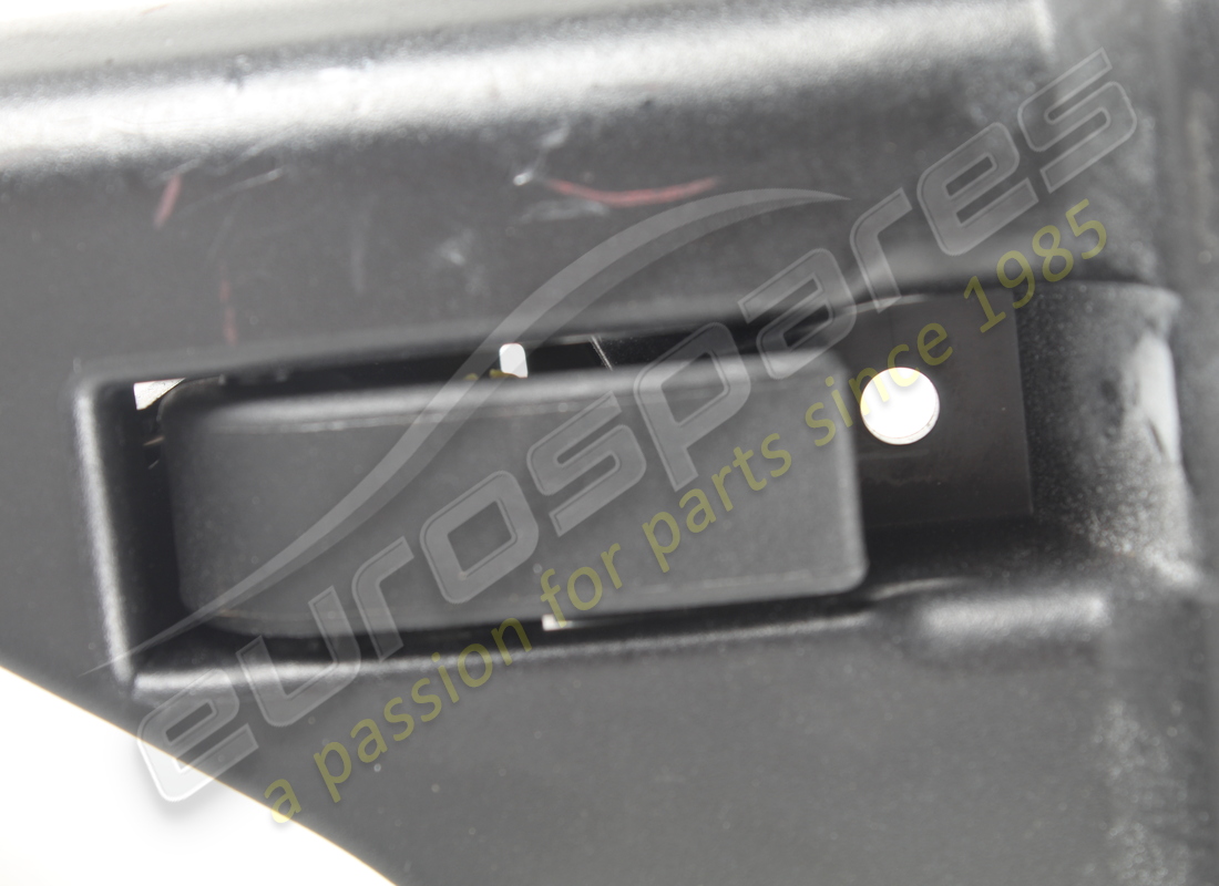 copertura gancio separatore sx usata ferrari. numero parte 82853100 (2)