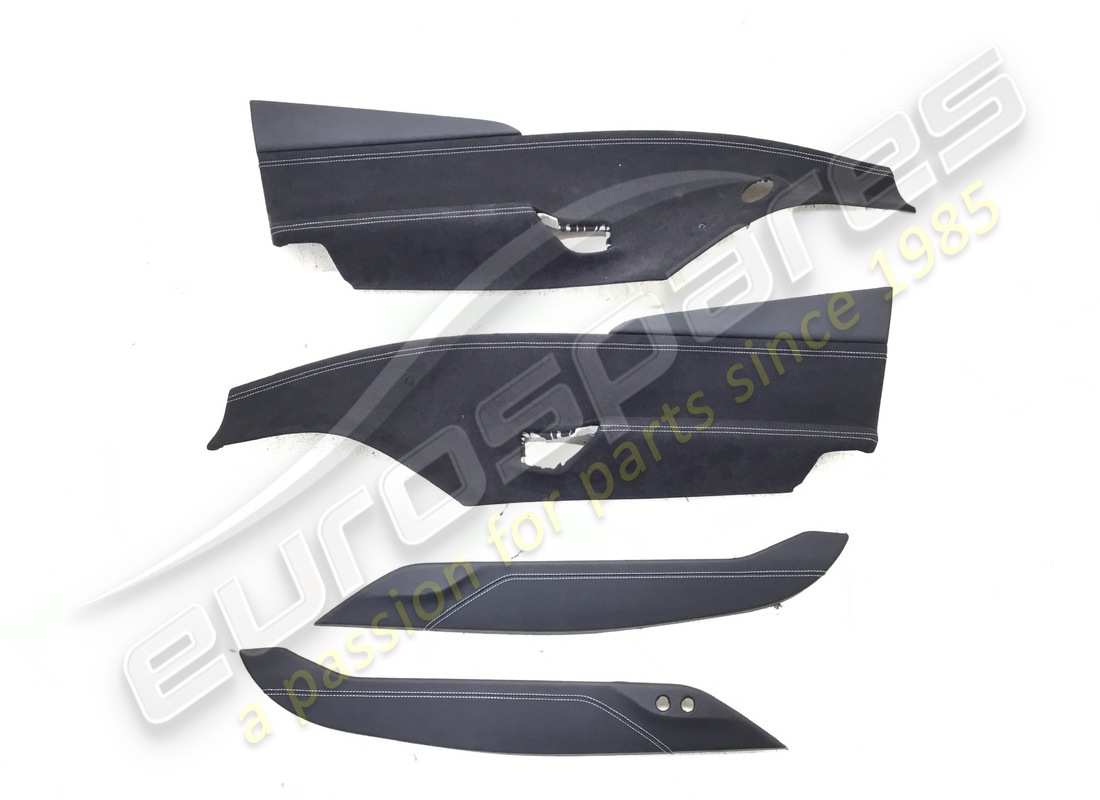 USATI Eurospares Ferrari 488 PANNELLI PORTIERA SINISTRA E DESTRA (ALCANTARA NERA E CUCITURE BIANCHE E PELLE NERA E CUCITURE BIANCHE). NUMERO PARTE EAP1374248 (1)