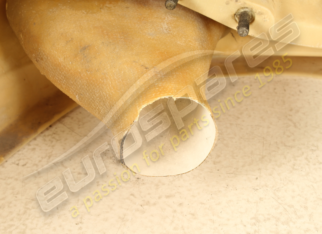 nuovo (altro) ferrari paraurti anteriore. numero parte 65047110 (5)