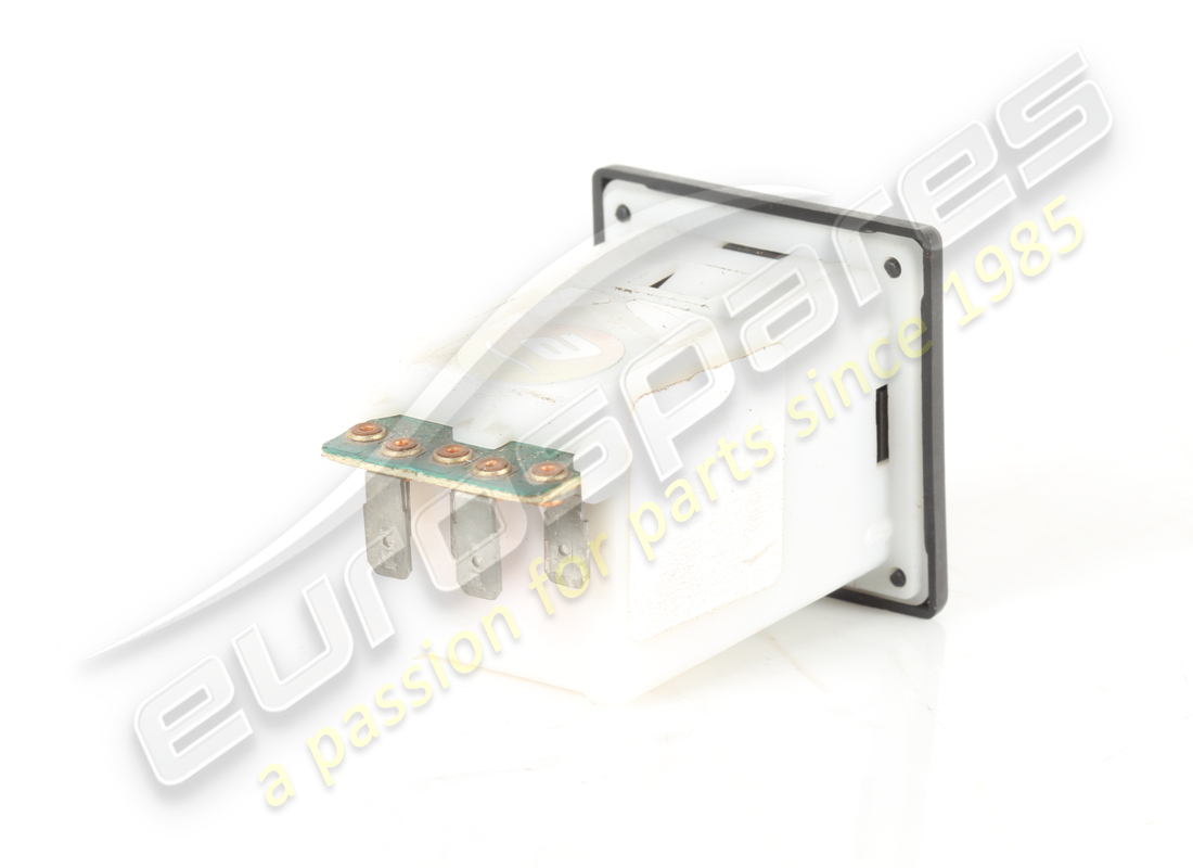 INTERRUTTORE FENDINEBBIA POSTERIORE USATO FERRARI. NUMERO PARTE 121609 (2) interruttore fendinebbia posteriore usato ferrari. numero parte 121609 (2)